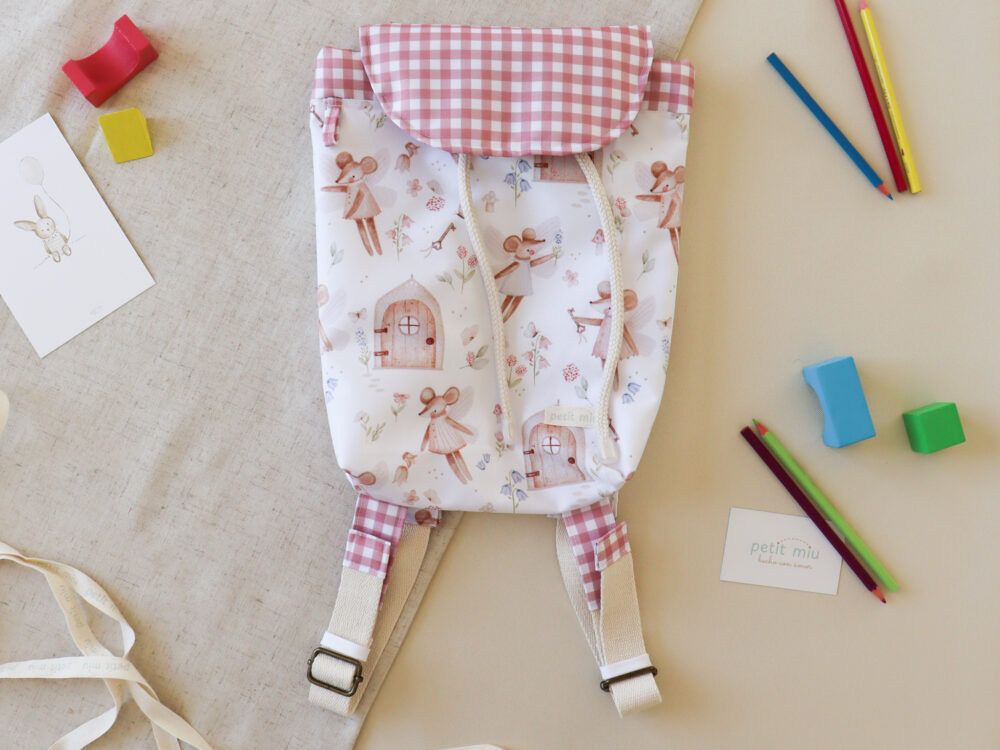 Mochila infantil impermeable personalizada para guardería
