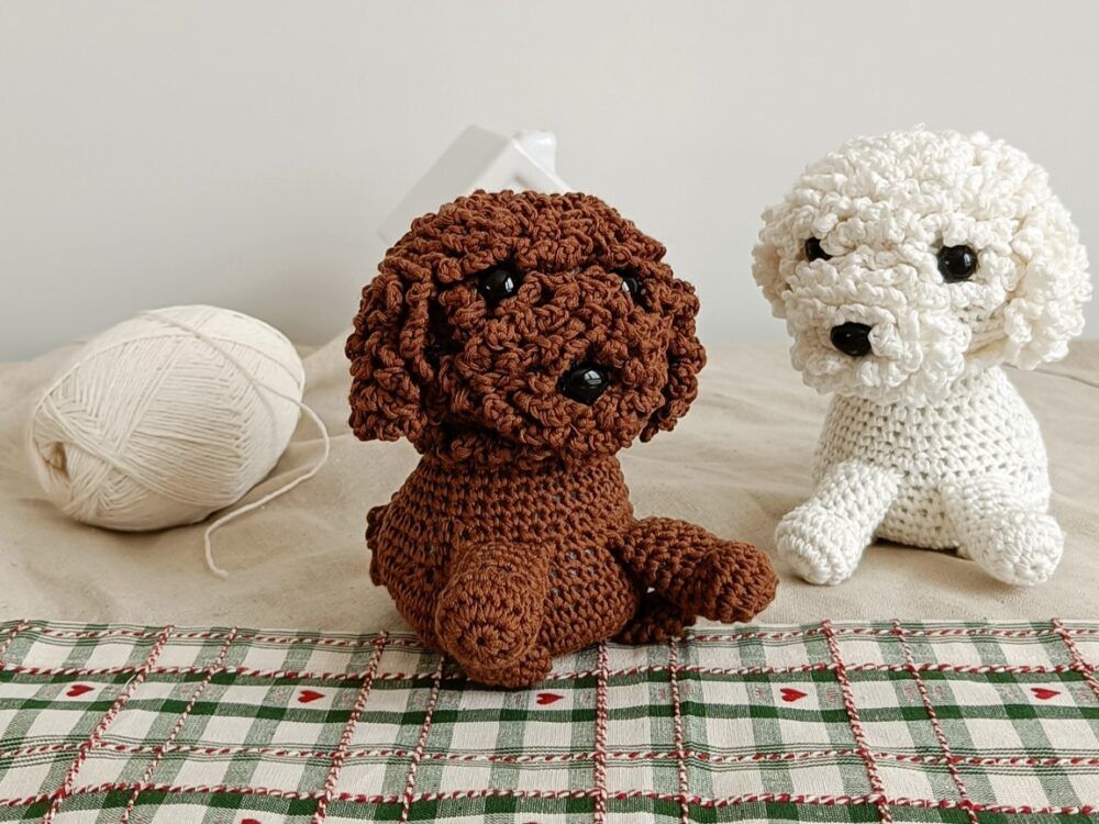 Perrito tejido color nata o chocolate
