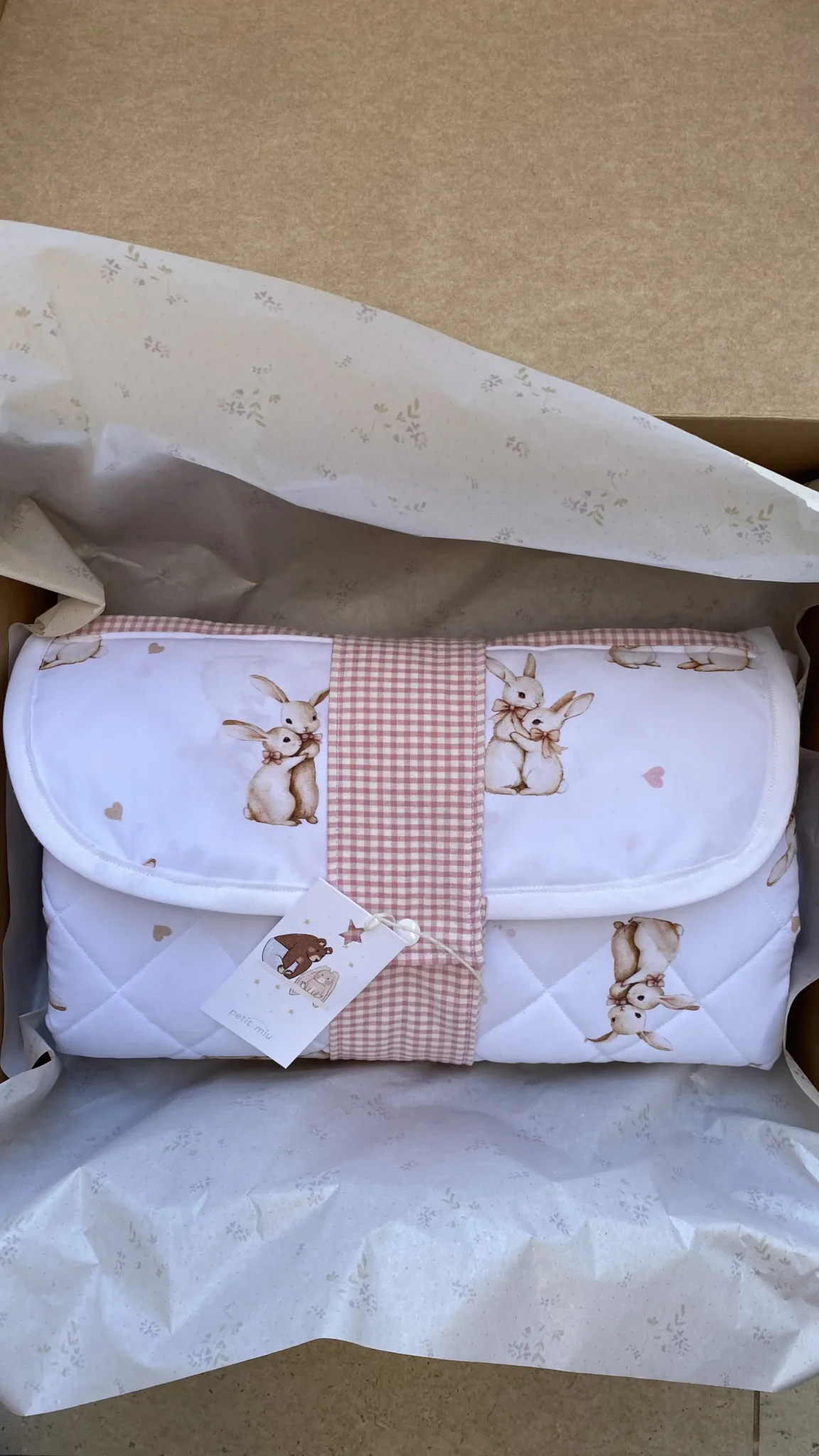 Cambiador para bebé hecho a mano, impermeable y listo para regalar Cambiador para bebé hecho a mano, impermeable y listo para regalar