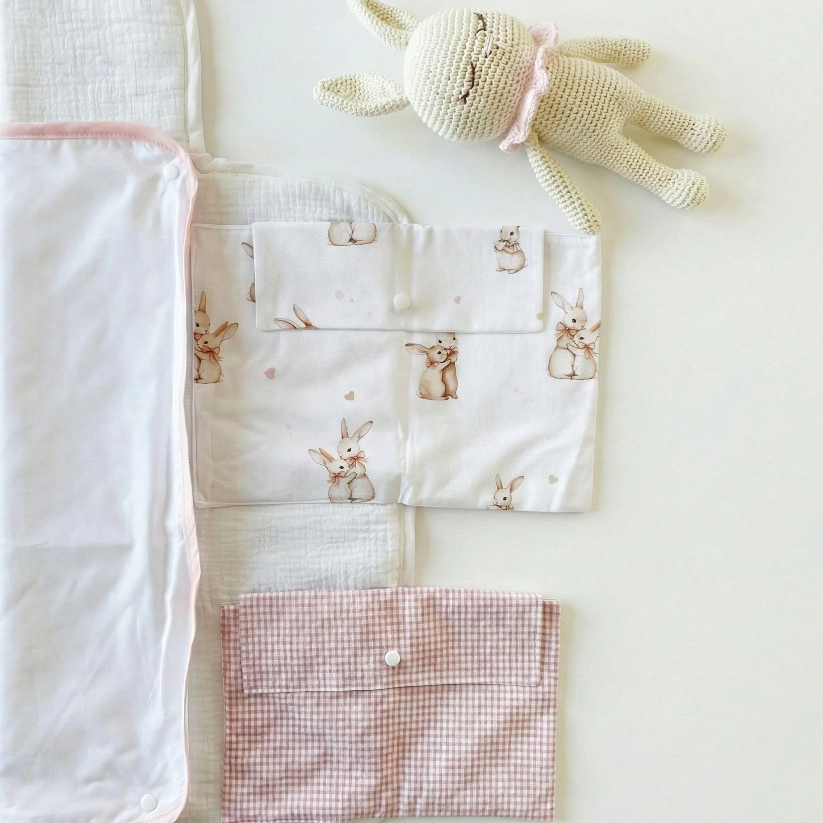 Cambiador de bebé portátil con conejitos | Petit Miu Bebé Cambiador de bebé portátil con conejitos | Petit Miu Bebé