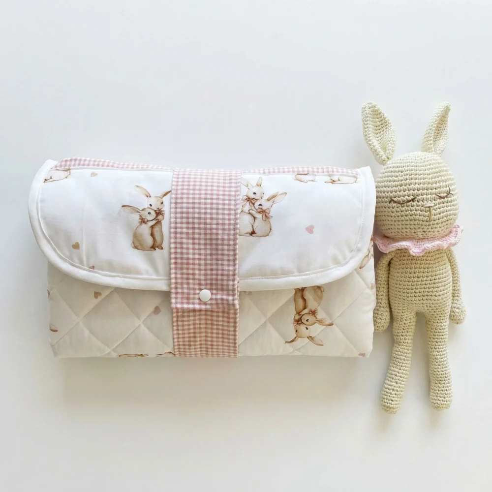 Cambiador portátil para bebé – imprescindible para tu bolso maternal