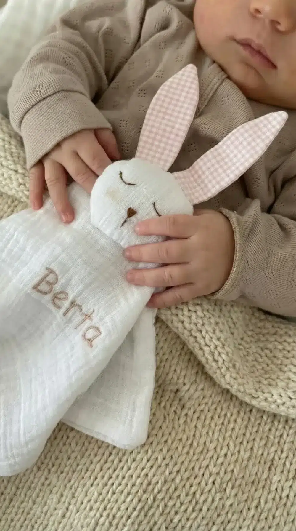 Doudou conejito de apego personalizado