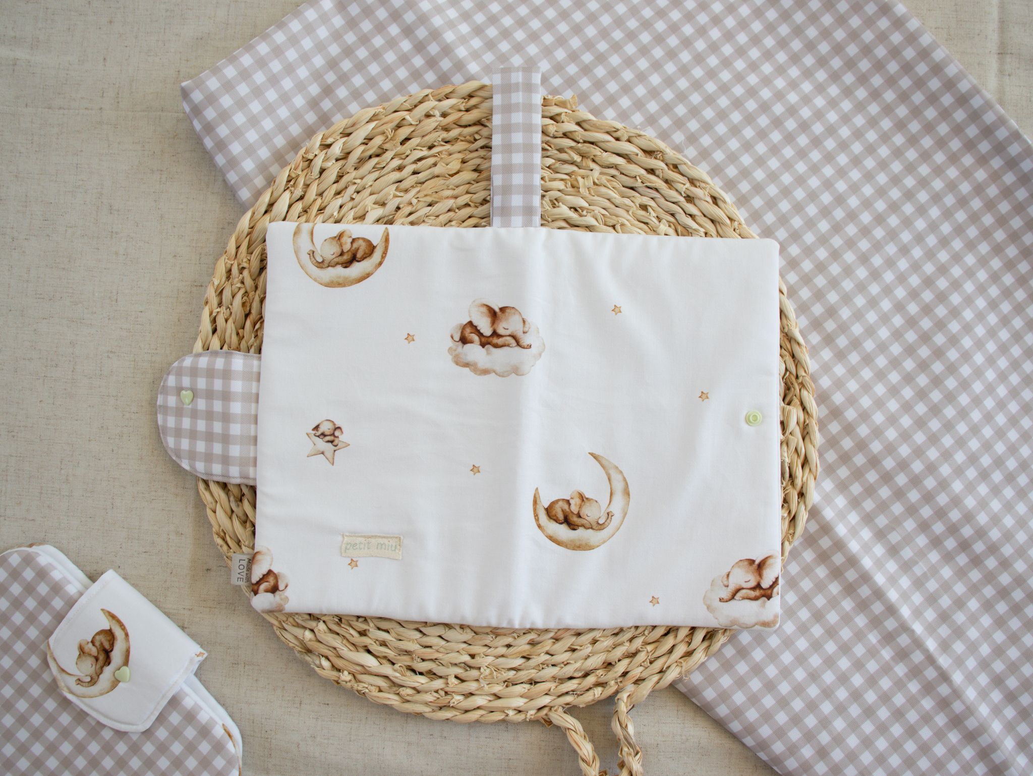 neceser conjunto elefante detalle neceser conjunto elefante detalle