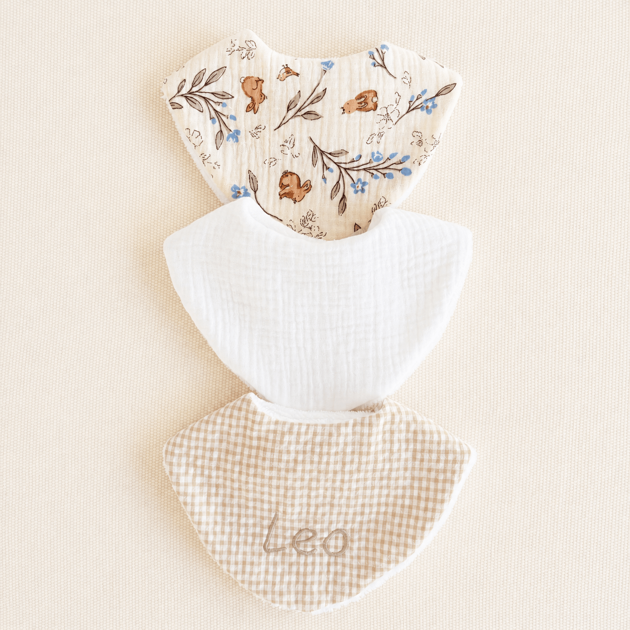 Baberos bandana personalizados para bebé con nombre Baberos bandana personalizados para bebé con nombre