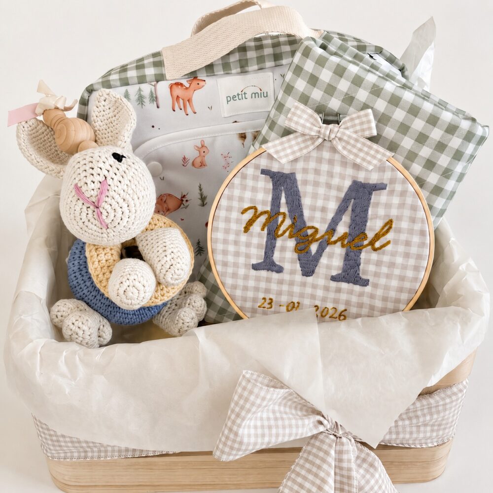 Canastilla regalo bebé personalizada Petit Miu